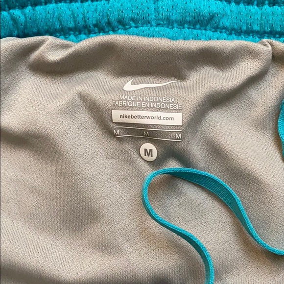 NIKE Running Shorts - Size MEDIUM - Picture 5 of 5